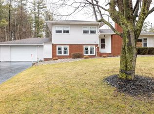 59 Park Rd, Churchville, NY 14428