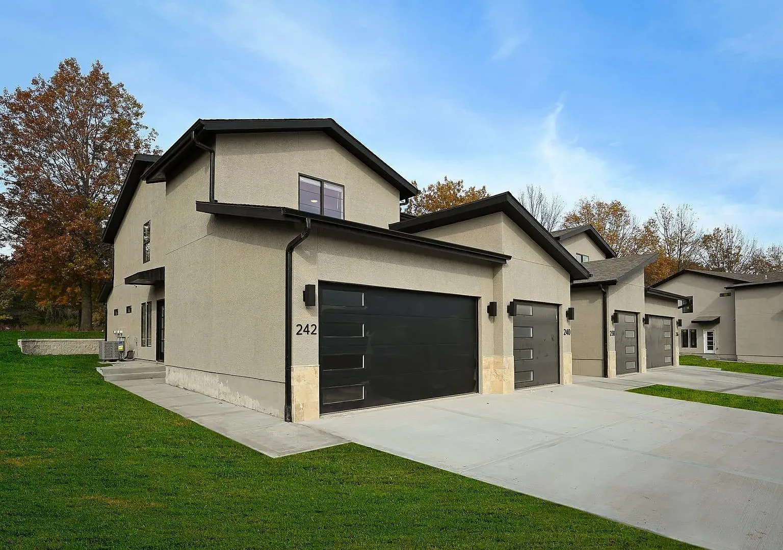 221 West Pine. Raymore, MO 64083 — Photo 4