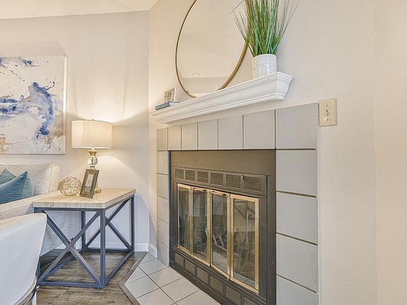 3rd image of 1573 Four Oaks Cir