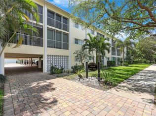 212 Banyan Blvd #212, Naples, FL 34102