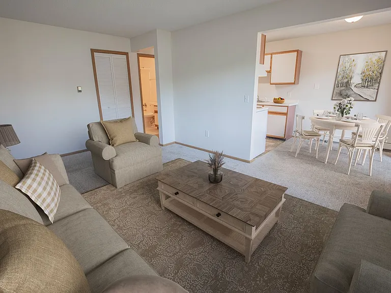 1960 Roosevelt Dr #99 — Photo 4
