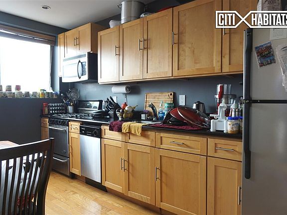 2nd image of 2167 2nd Ave APT 9A