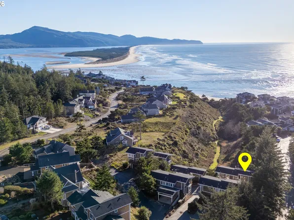 505 Capes Dr #3, Tillamook, OR 97141