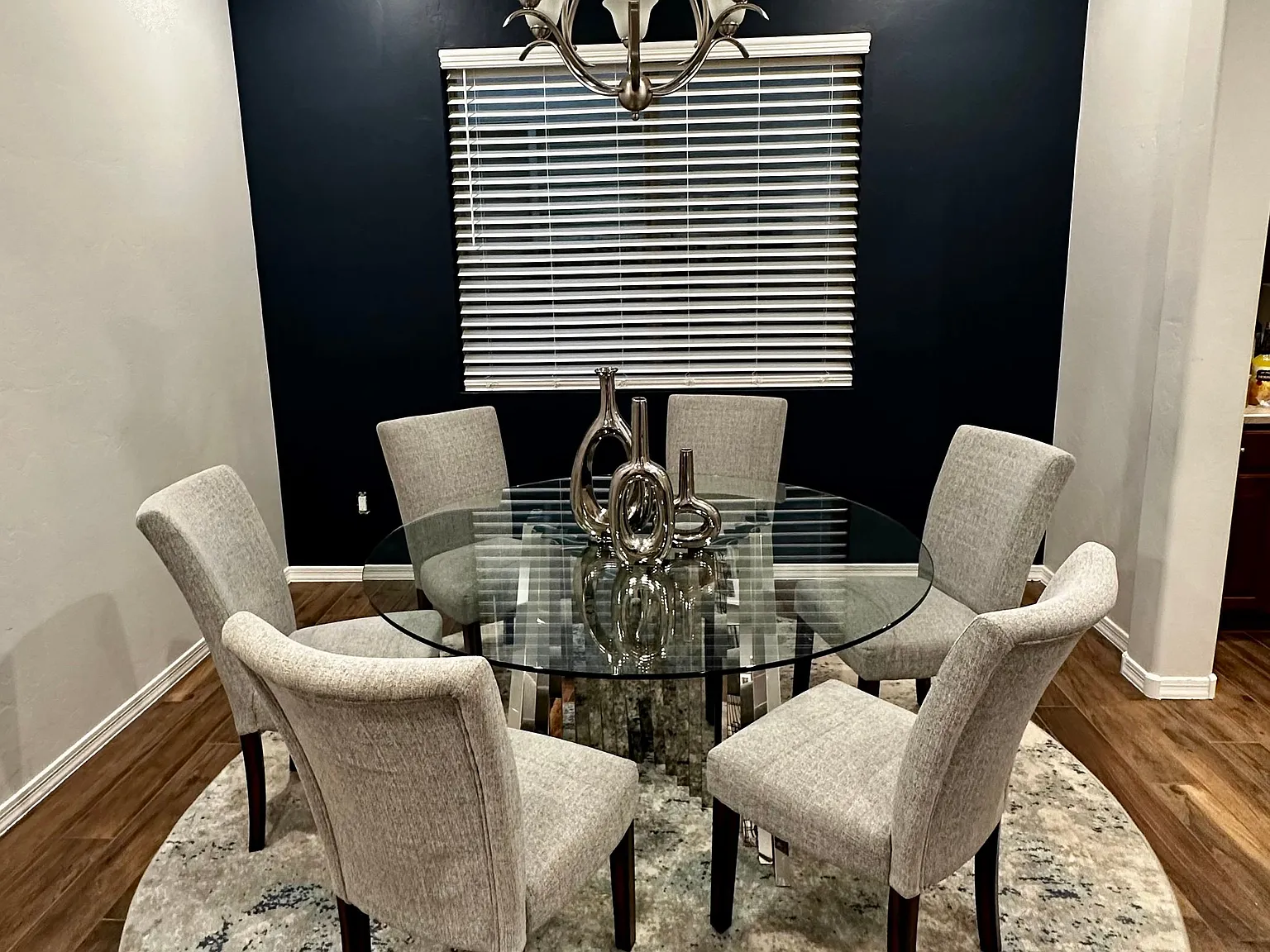 4 bed, 3.5 bath, 2500 sqft, $4,200 — Photo 4