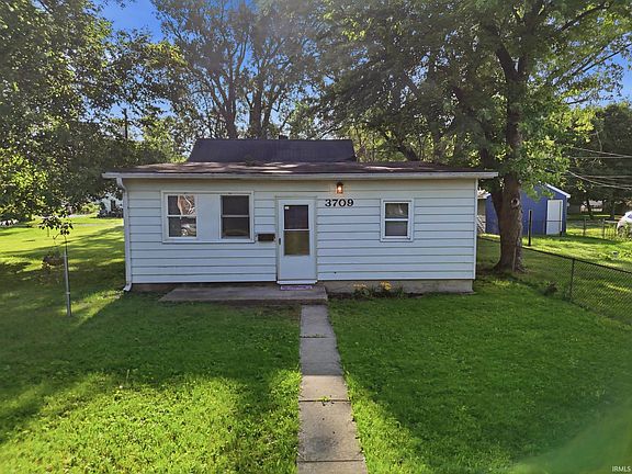3rd image of 3709 S Park Dr