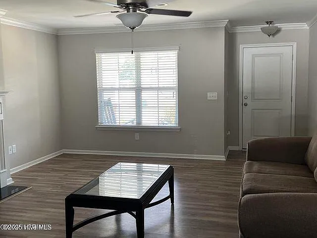 3 bed, 2.0 bath, $2,000 — Photo 2