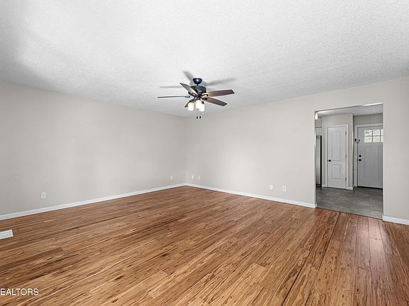 5th image of 130 Johnny Baird Ln