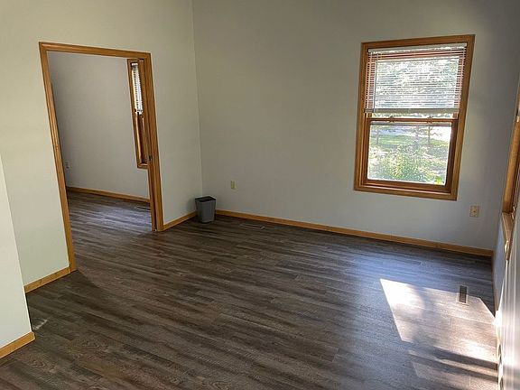 3rd image of 3100 Lake Elmo Ave N