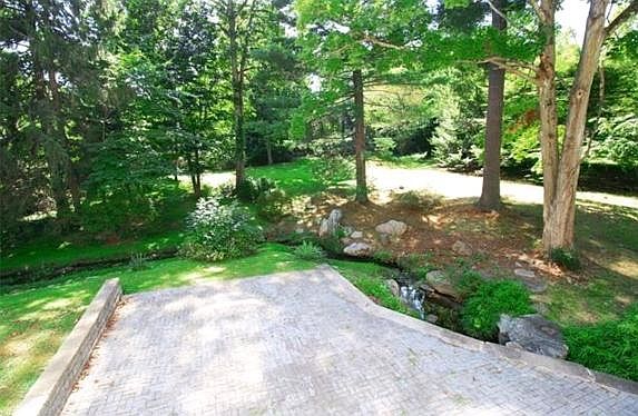 4th image of 114 Birchall Dr #1