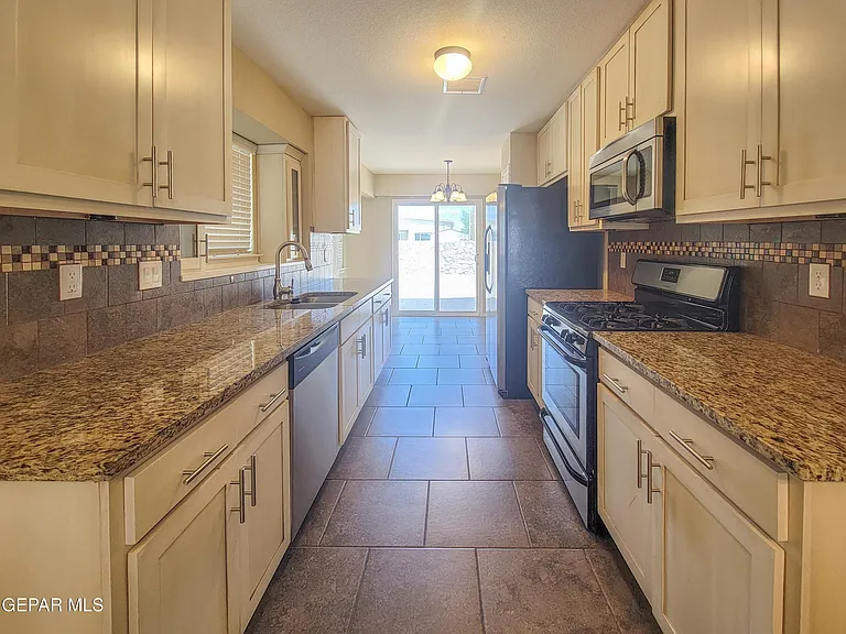 12785 Tre Maximiliano Ave — Photo 5