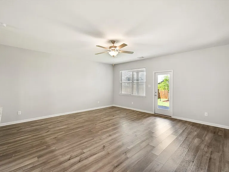 4004 Millau Ln — Photo 13