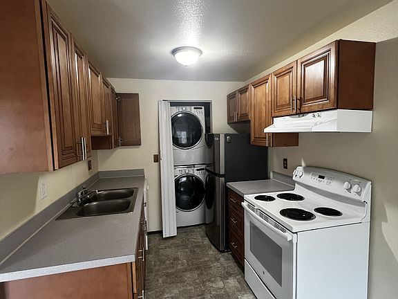 5th image of 15210 Macadam Rd S APT D107