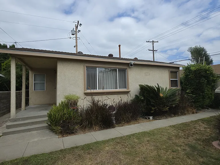 1844 1/2 So Chapel Ave — Photo 21