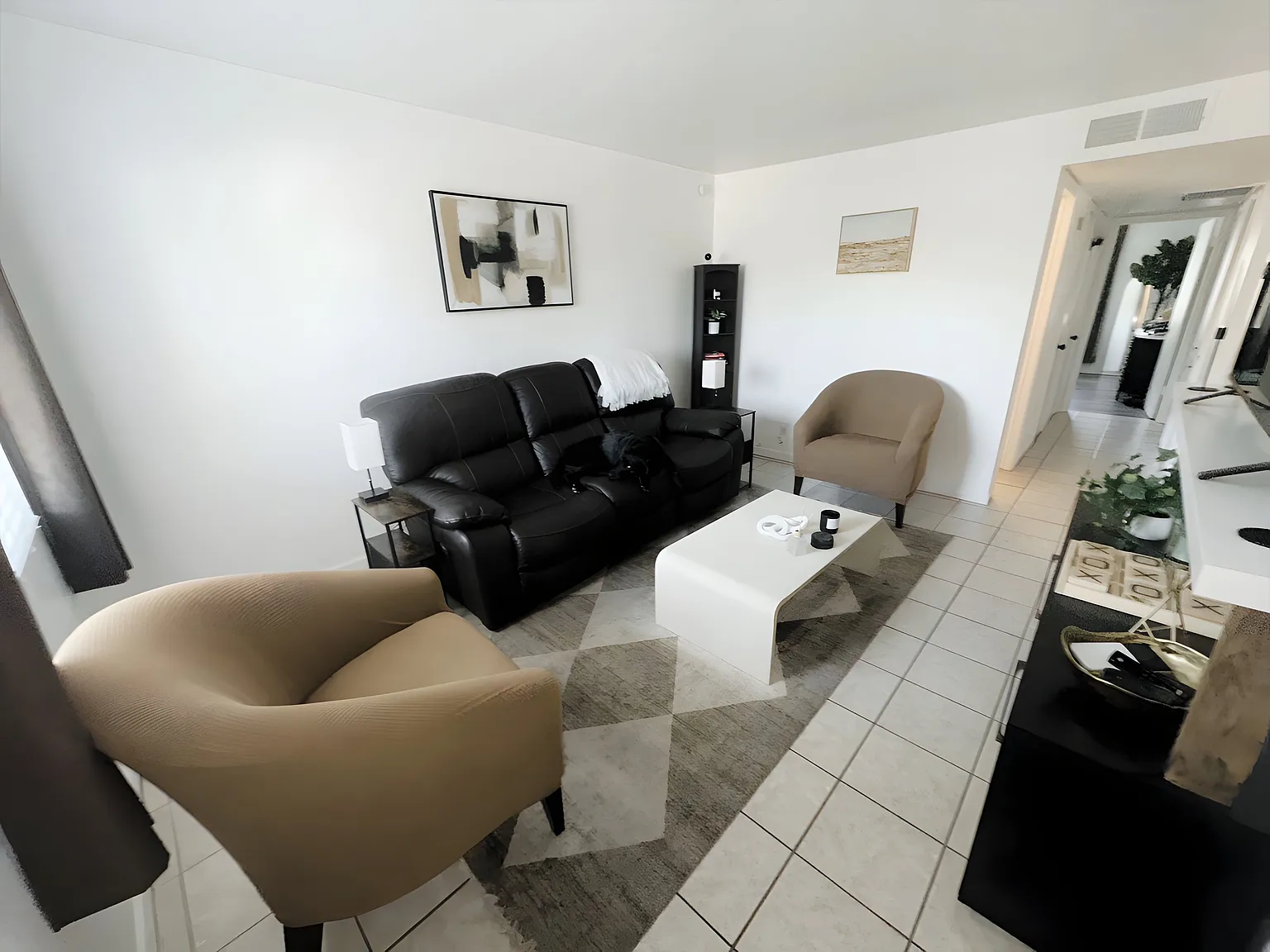 2 bed, 1000 sqft, $2,299 — Photo 2