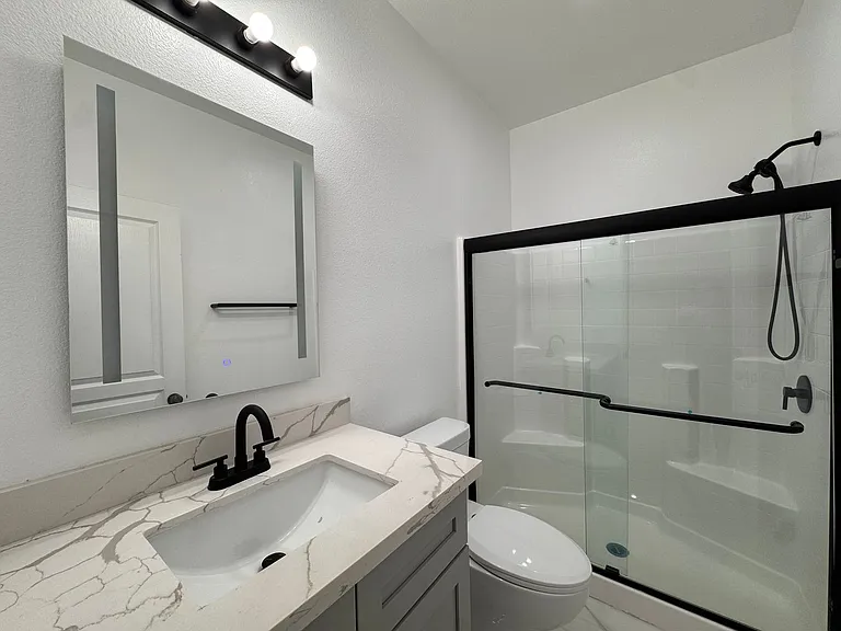 16220 Arrow Blvd — Photo 14