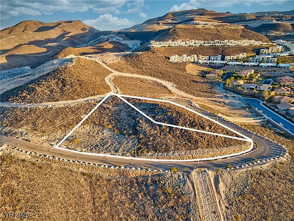 4th image of 348 Unicorn Hills Dr