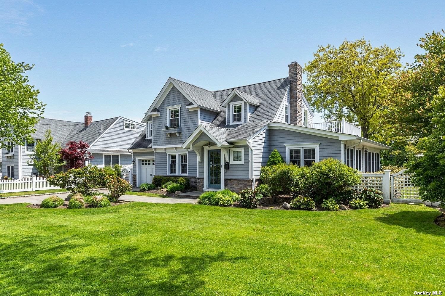 175 Sequams Lane Center, West Islip, NY 11795 Zillow