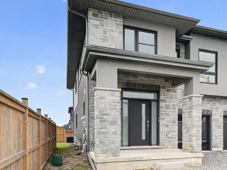 7213 Parsa St — Photo 3