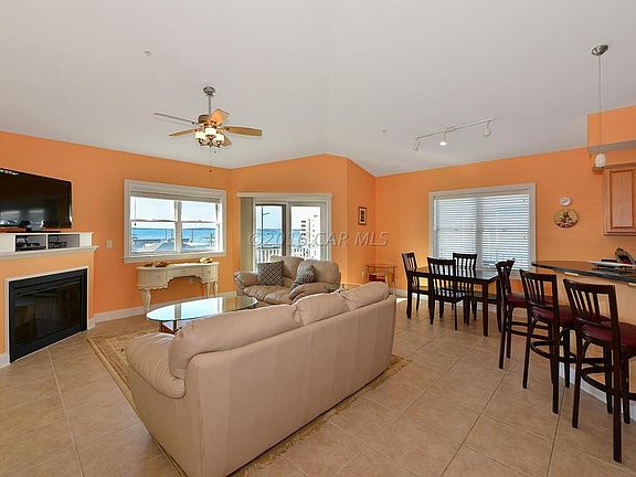 3rd image of 18 41st St #402