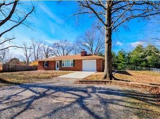 33820 Albrite Ct, Brighton, IL 62012
