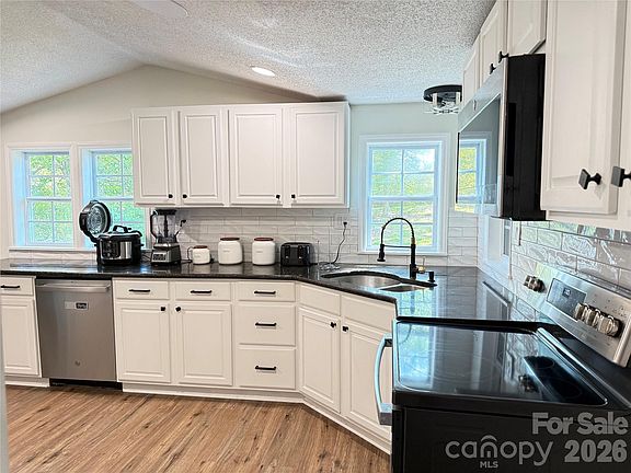 3rd image of 1442 Lee Pearson Rd