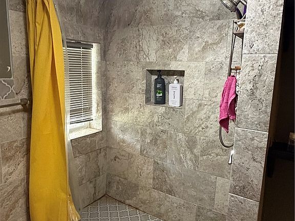 5th image of 1505 Brandon Ave