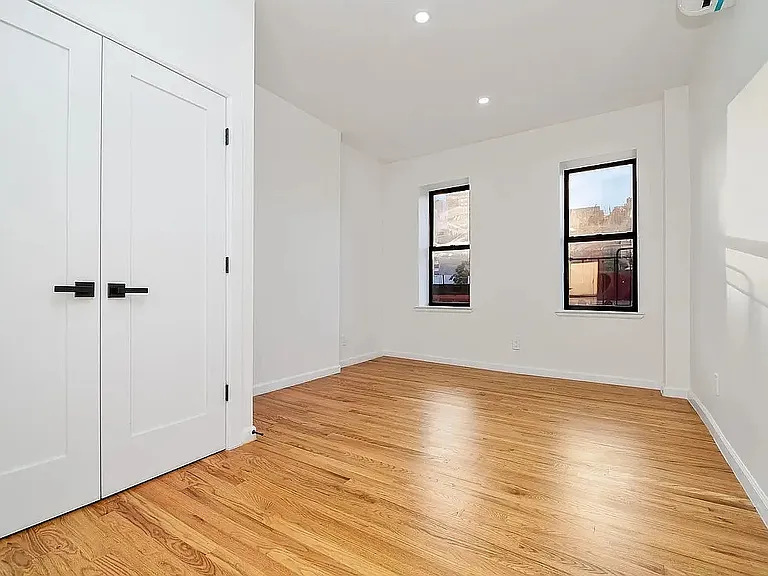 1577 3rd Ave #5S — Photo 2