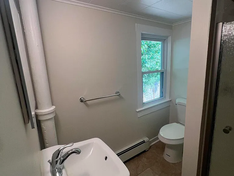 148 W Sylvania Ave #B — Photo 13