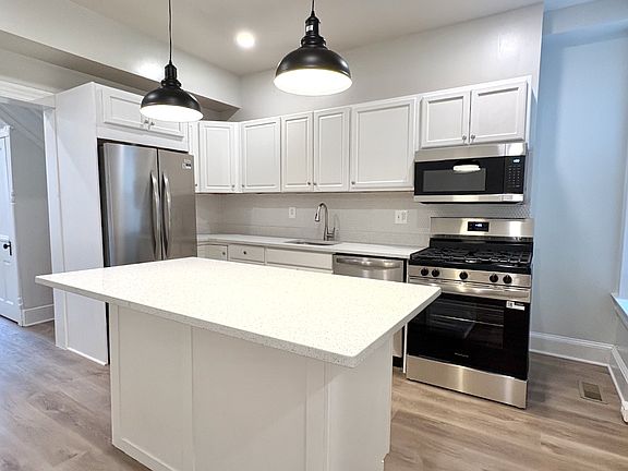 5th image of 406 W 28th St