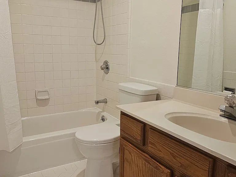 2310 Taraval St #2 — Photo 15