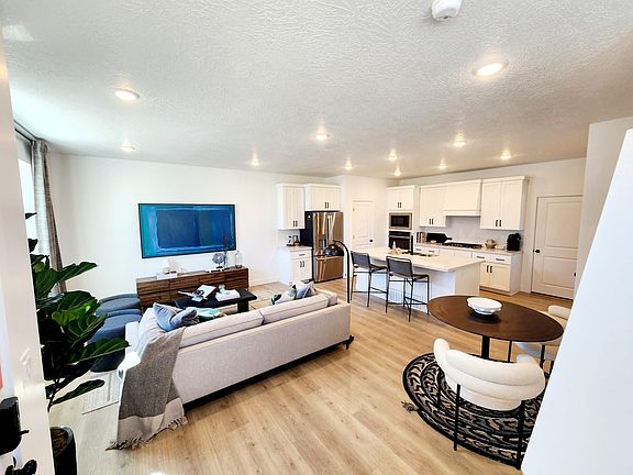 Open concept main floor