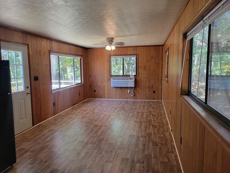 2nd image of 2854 Hidden Oaks Ln