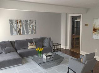 204 Sheephill Rd #1, Riverside, CT 06878