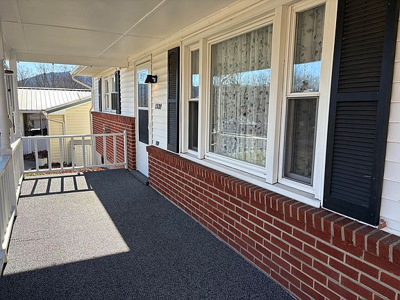 3rd image of 1321 Linden Ave