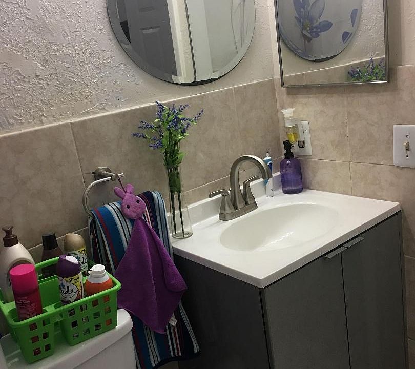2nd image of 2467 W 65th St