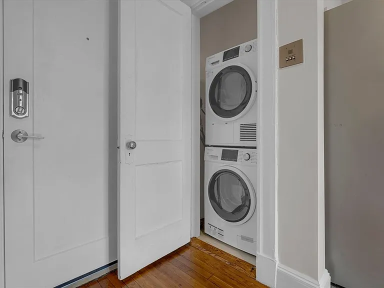 331 Summit Ave #301 — Photo 6