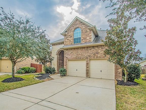 2nd image of 26531 Forest Pine Ln