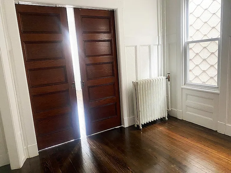 POCKET DOORS