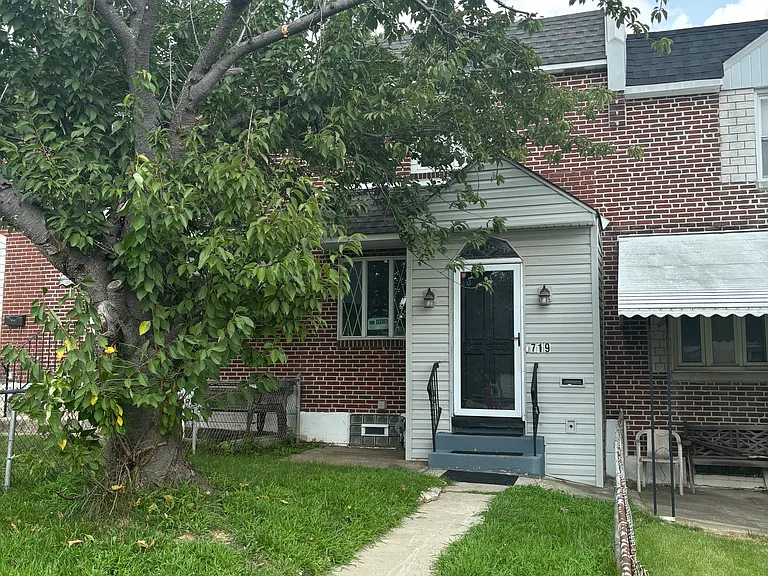 719 Taylor Dr — Photo 1
