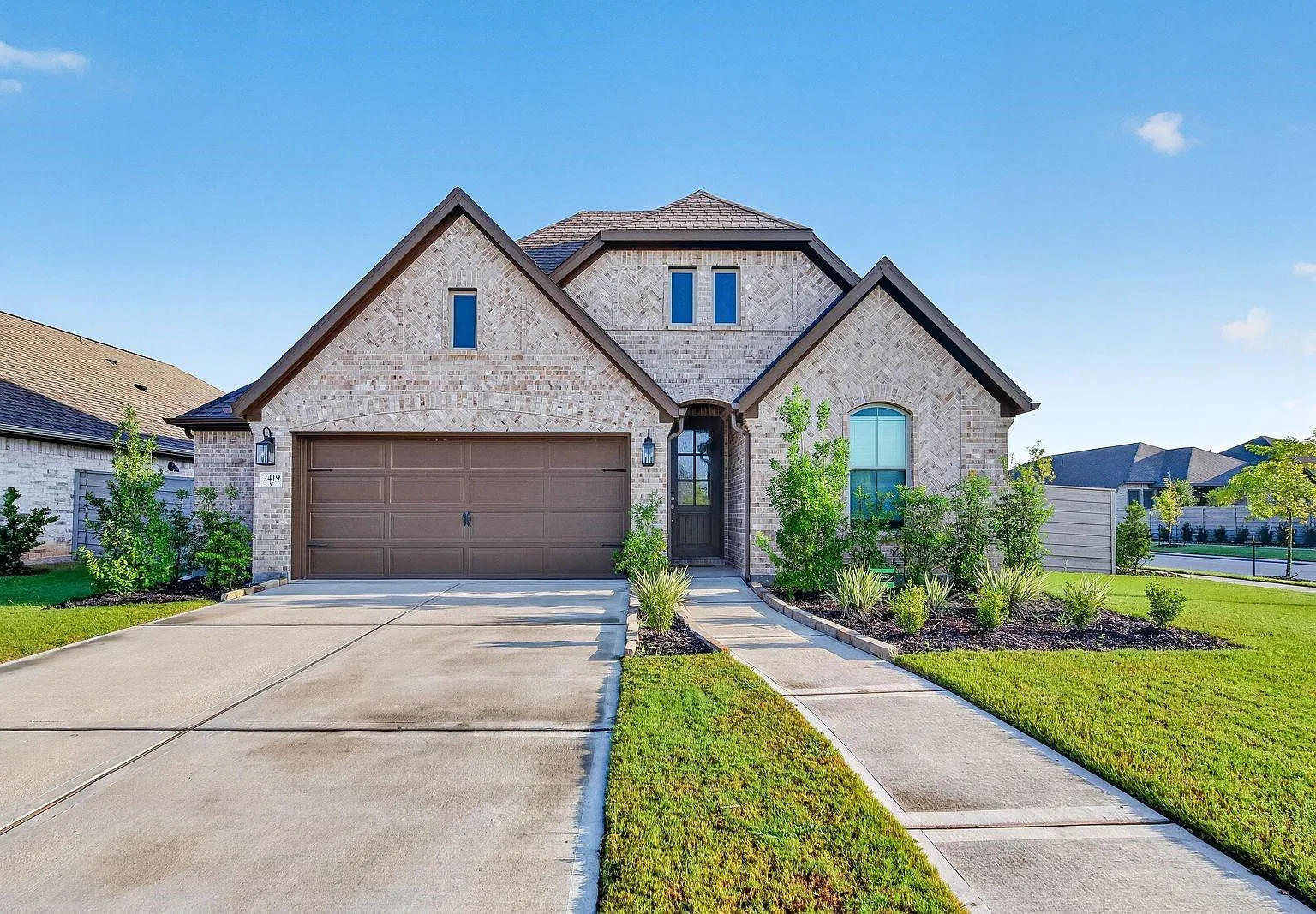 3 bed, 2.5 bath, 1895 sqft, $3,300 — Photo 1