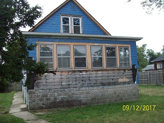 2nd image of 2104 119th Pl