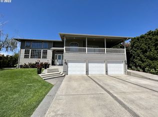 890 W Ridgeway Ave, Hermiston, OR 97838