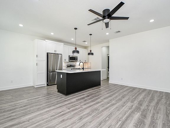 4th image of 9734 Pelsey St Unit B