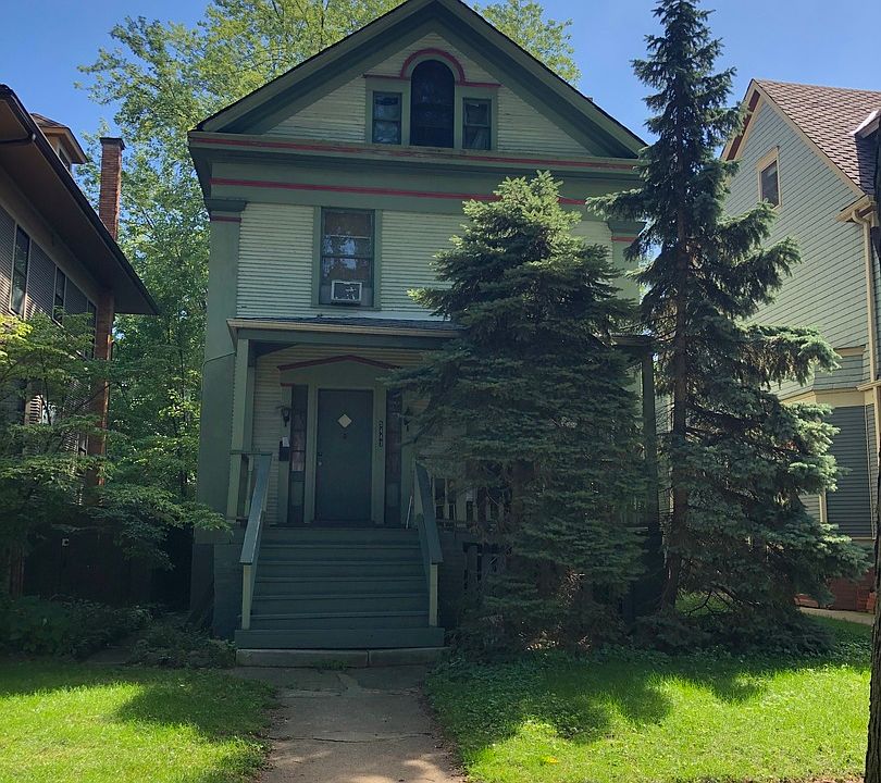 1st image of 5443 N Lakewood Ave
