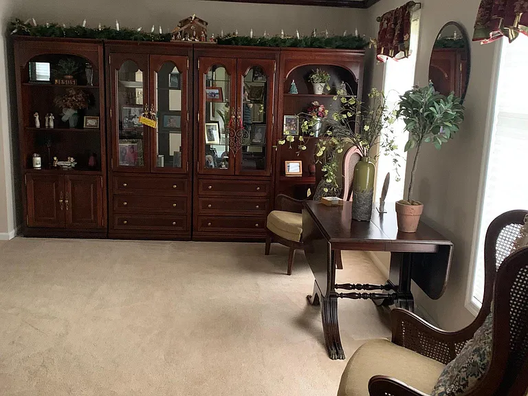 6 Carriage Way — Photo 5