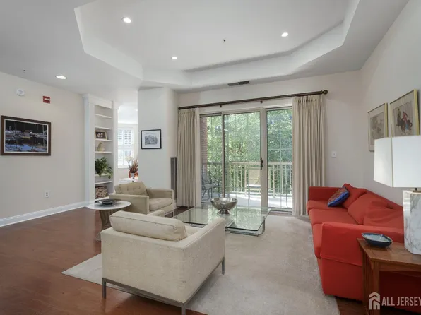 2140 Windrow Dr, Princeton, NJ 08540