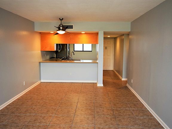 4th image of 300 Columbia Dr #2051