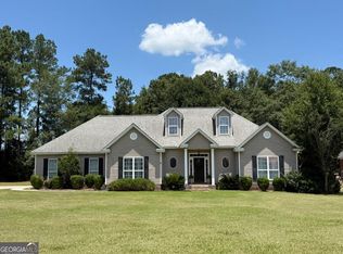 827 Plantation Dr, Adel, GA 31620