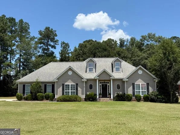 827 Plantation Dr, Adel, GA 31620