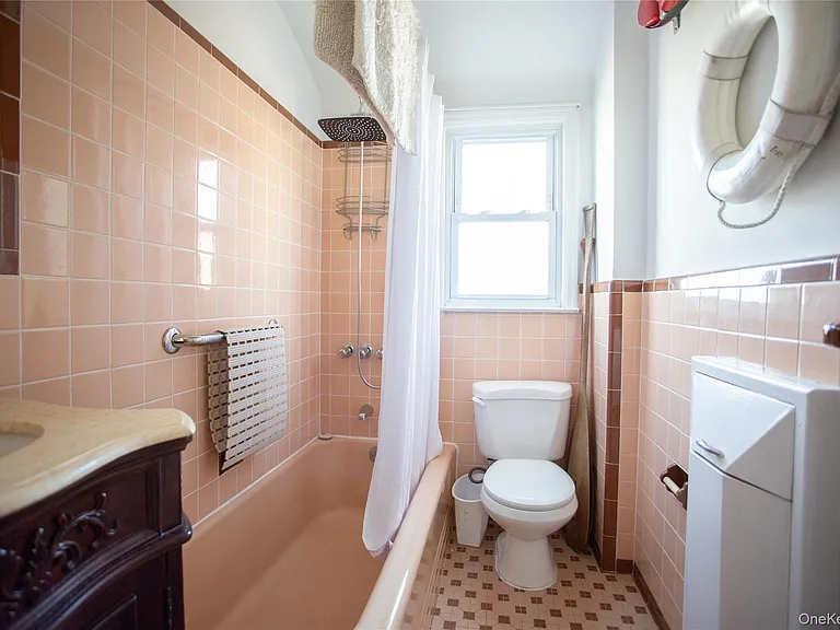 274 W Walnut St — Photo 15